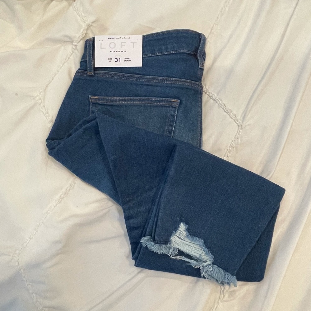 Loft frayed hem curvy skinny jeans